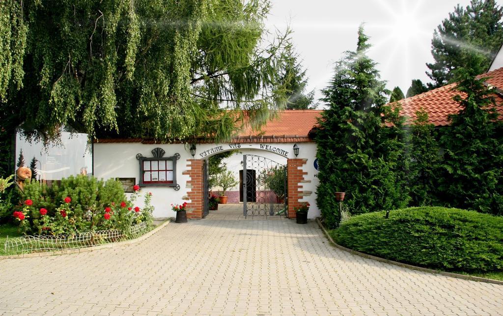 Hotel Golden Golem Praha Prague Exterior photo